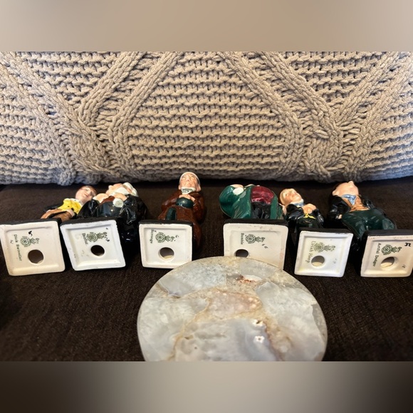 Royal Doulton Red and Green Decorative Accents Vintage colección . 15 characters - Picture 12 of 16